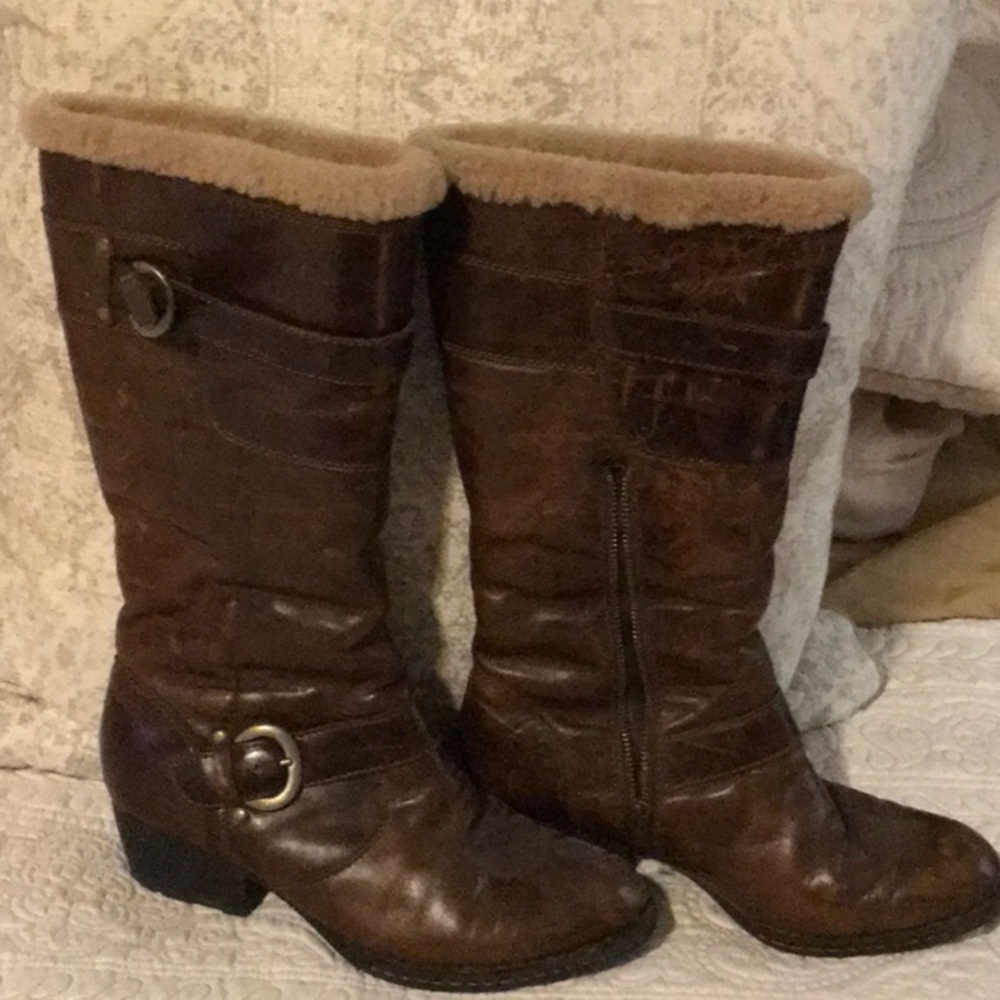 Born brown leather boots size 9